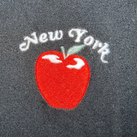 VS PINK New York Tee Size X-Small - Runs Large - Picture 2 of 6